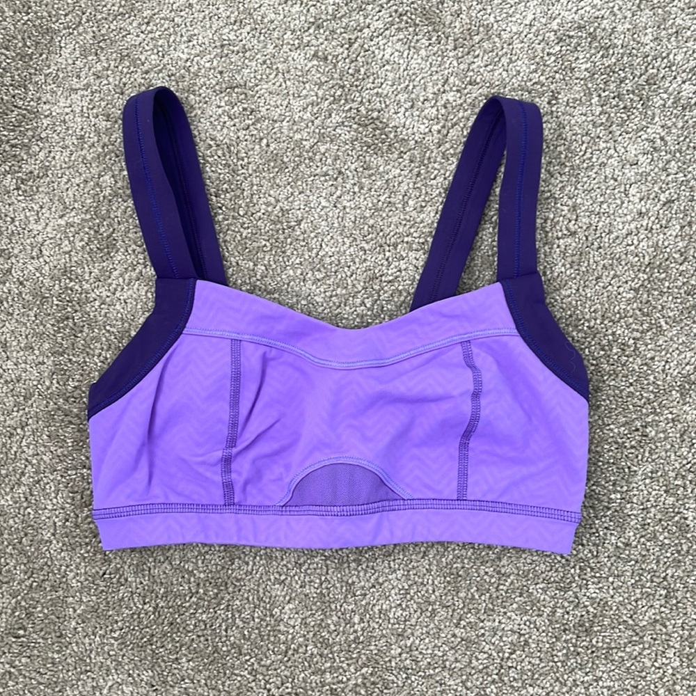 Lululemon sports bra